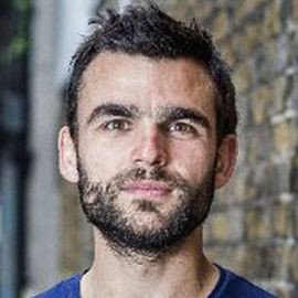 Julian Sayarer - Professional null Speaker