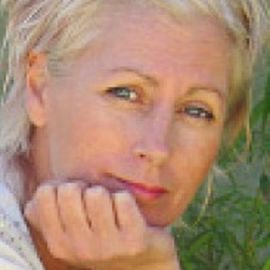 Molly Carlile - Professional null Speaker