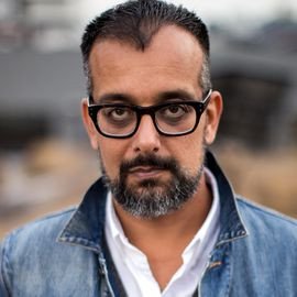 Suroosh Alvi - Professional null Speaker