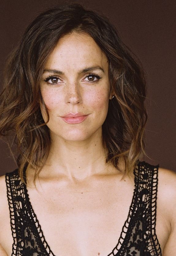 Erin Cahill - Professional null Speaker