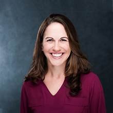 Cassie Holmes - Professional Speakers Booking