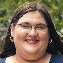 Olivia Julianna - Professional Speakers Booking