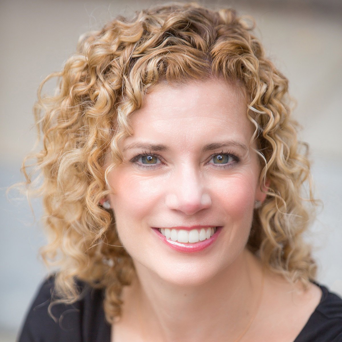 Elatia Abate - Professional Speakers Booking