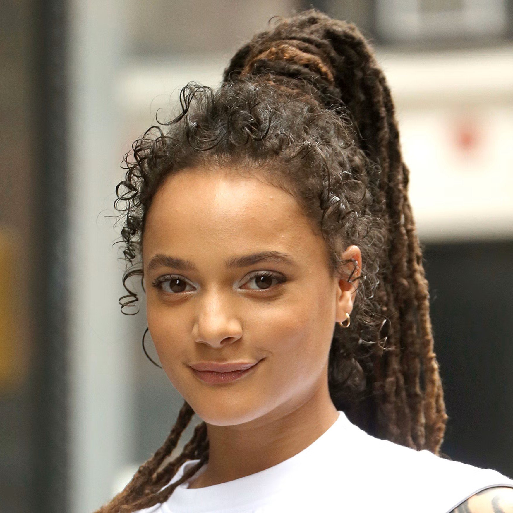 Sasha Lane - Professional null Speaker