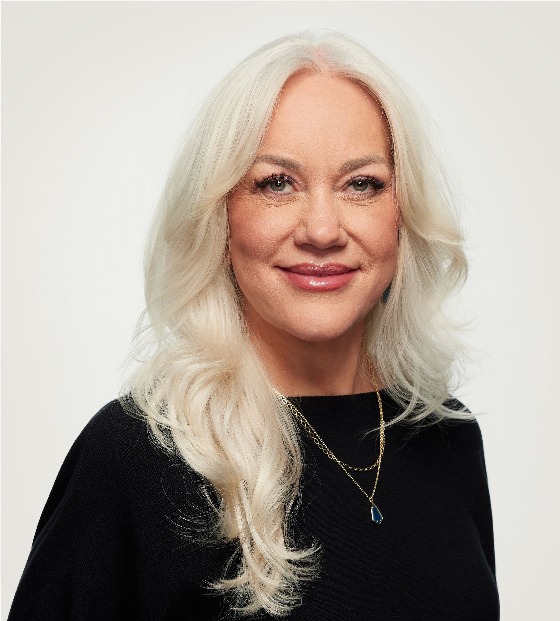 Hollie Castro - Professional null Speaker