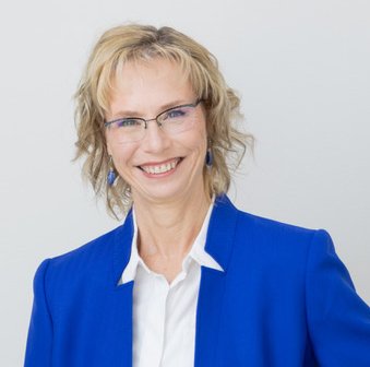 Tina Hallis - Professional Speakers Booking