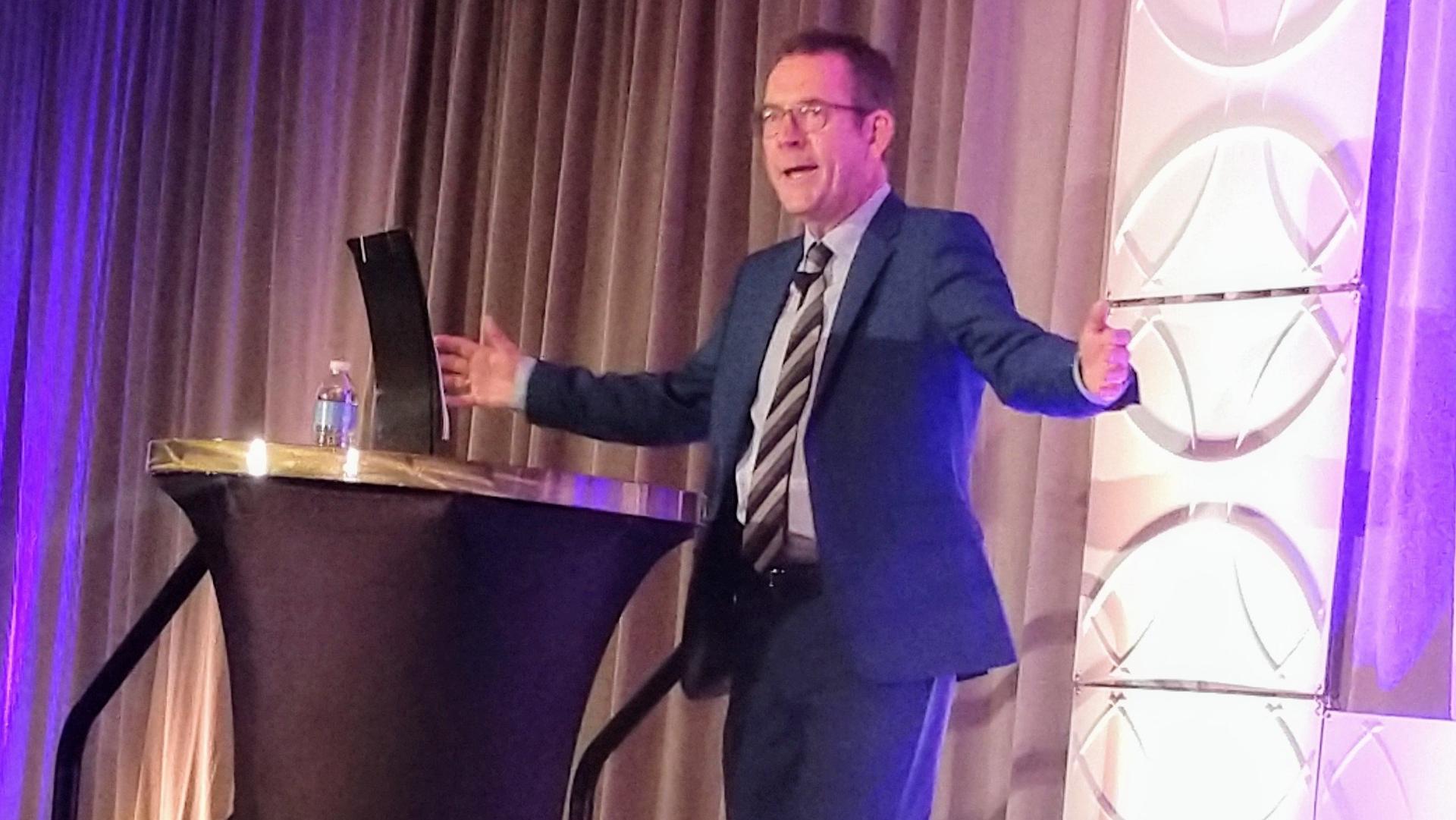 Chopped Host Ted Allen Keynotes Foodservice Expo