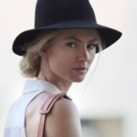 Rebecca Lee Funk - Professional null Speaker