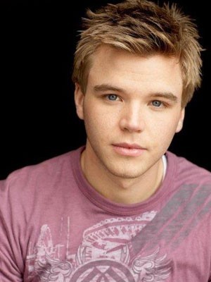 Brett Davern - Professional null Speaker