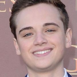 Dean-Charles Chapman - Professional null Speaker