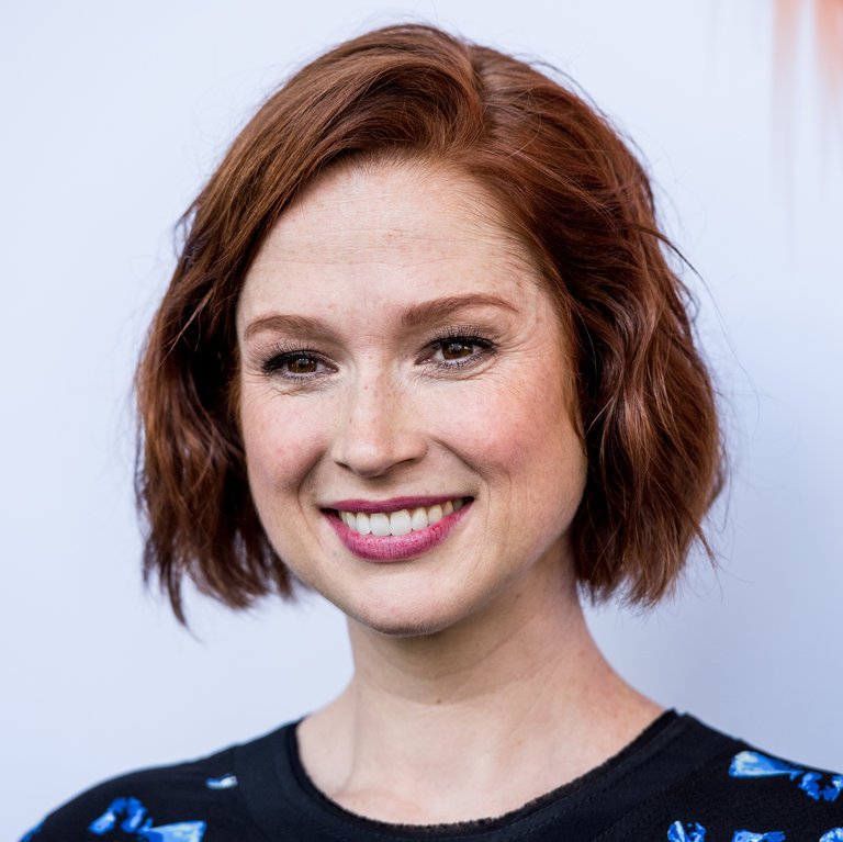 Ellie Kemper - Professional null Speaker