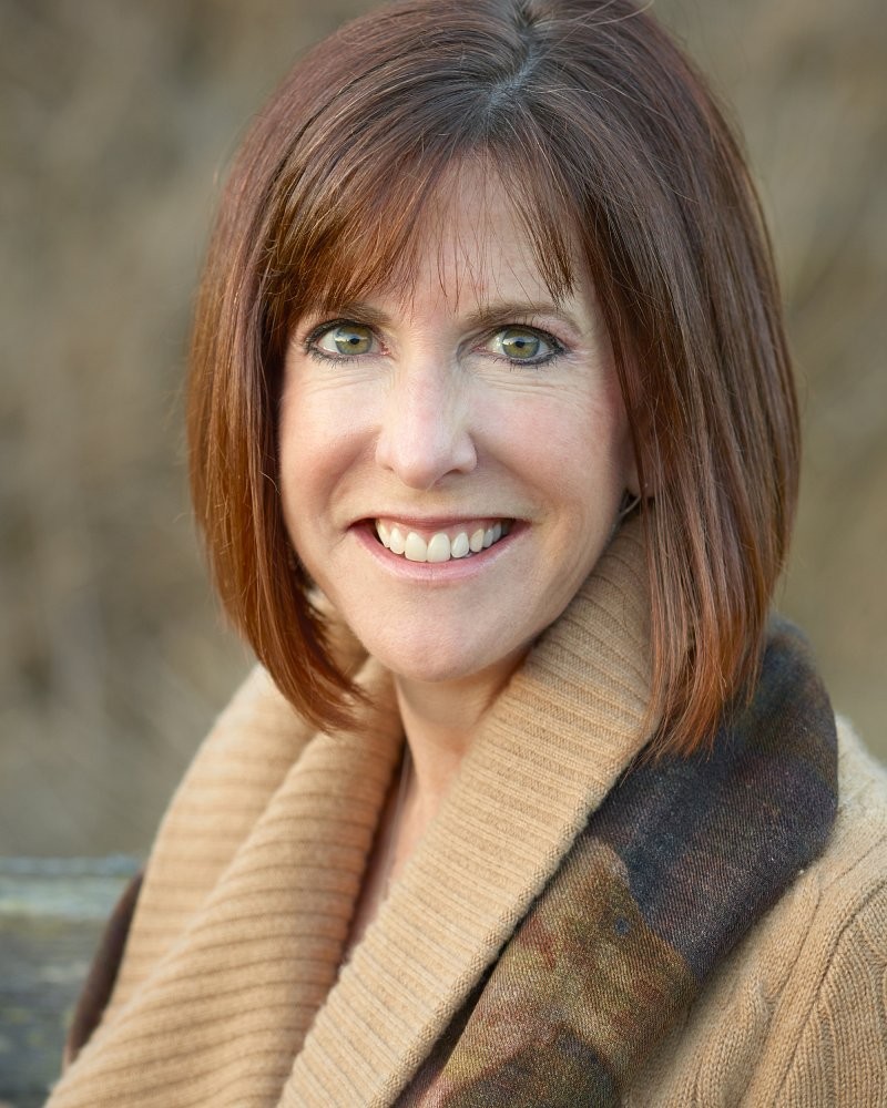 Margot Hirsch - Professional null Speaker