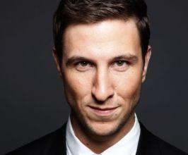 Pablo Schreiber - Professional null Speaker