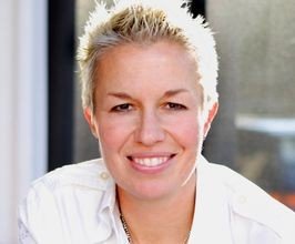 Elizabeth Falkner - Professional null Speaker