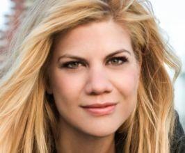 Kristen Johnston - Professional null Speaker