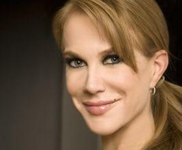 Jeannie Gaffigan - Professional null Speaker