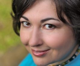 Stephanie Dray - Professional null Speaker