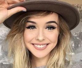 Acacia Brinley Clark - Professional null Speaker