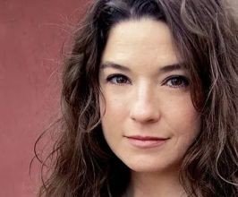 Jennifer Daniels - Professional Speakers Booking