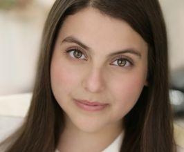 Beanie Feldstein - Professional null Speaker