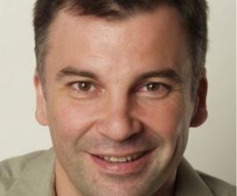 Aron Pilhofer - Professional null Speaker