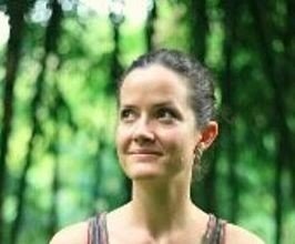 Elora Hardy - Professional null Speaker