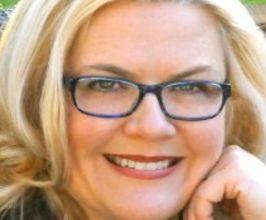 Paula Pell - Professional null Speaker
