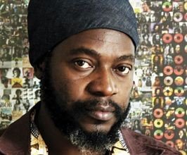 Saki Mafundikwa - Professional null Speaker