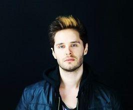 Viv and the Revival - Professional null Speaker