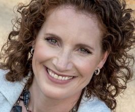 Elise Foster - Professional null Speaker
