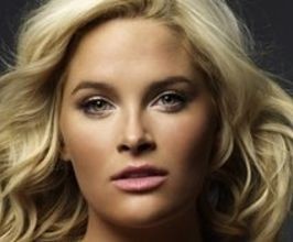 Whitney Thompson - Professional Speakers Booking
