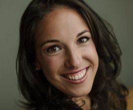 Justine Santaniello - Professional null Speaker