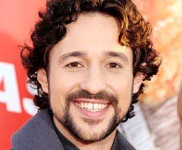 Thomas Ian Nicholas - Professional null Speaker