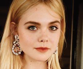 Elle Fanning - Professional null Speaker
