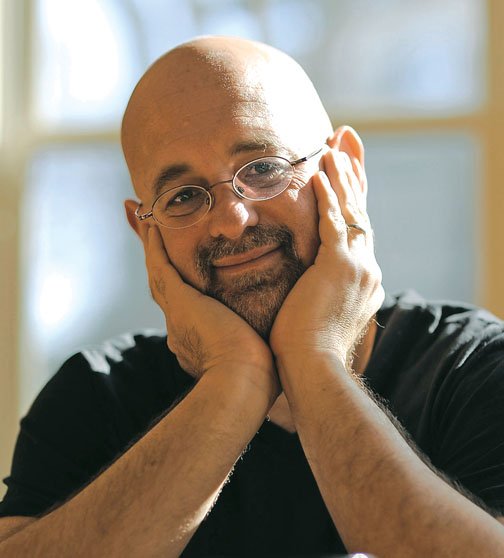 Daniel Gilbert - Professional null Speaker