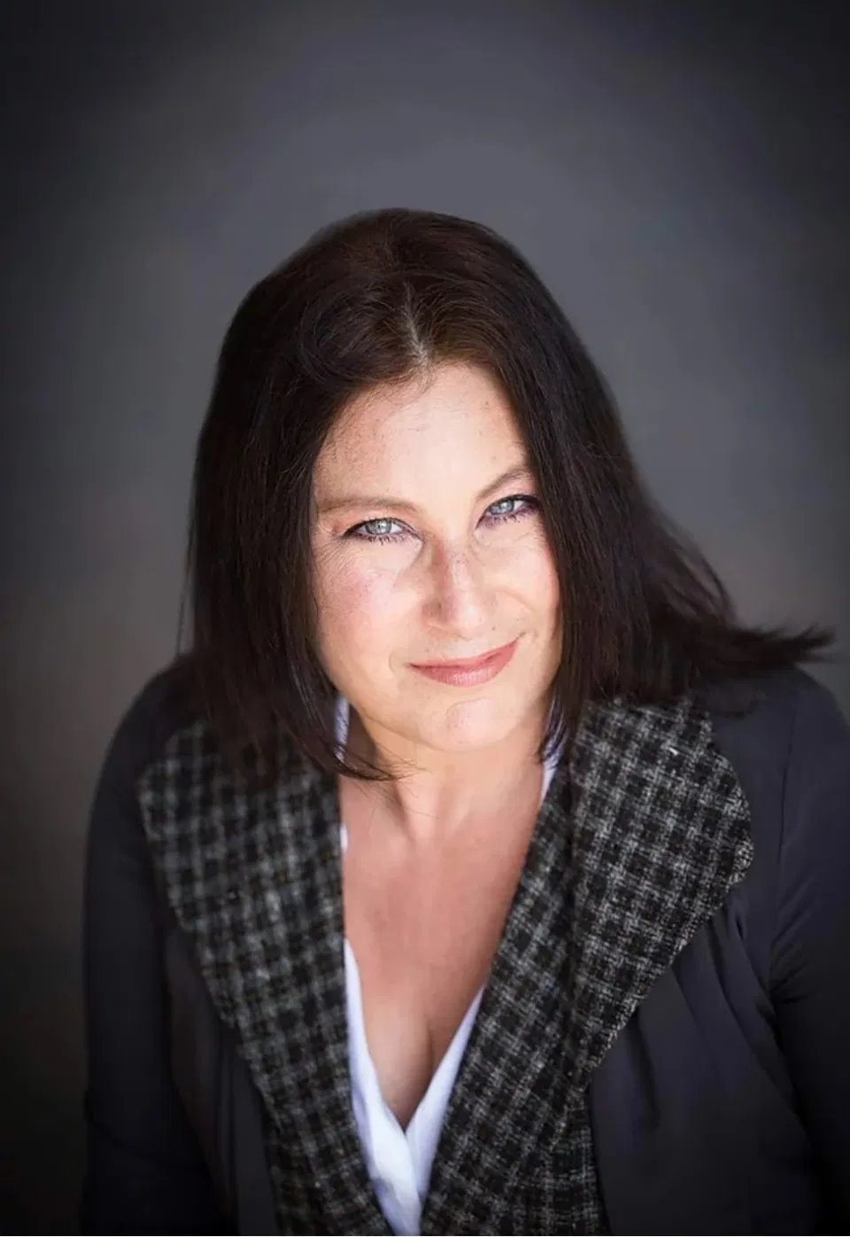 Dana Look-Arimoto - Professional Speakers Booking