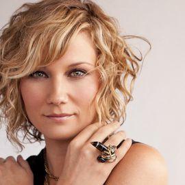 Jennifer Nettles - Professional null Speaker