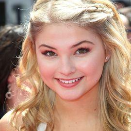 Stefanie Scott - Professional null Speaker