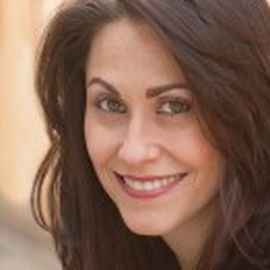 Carolyn Scott - Professional Speakers Booking