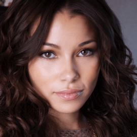 Jessica Parker Kennedy - Professional null Speaker