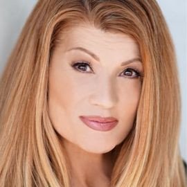 Dianna De La Garza - Professional null Speaker