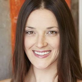 Hilary Corna - Professional null Speaker