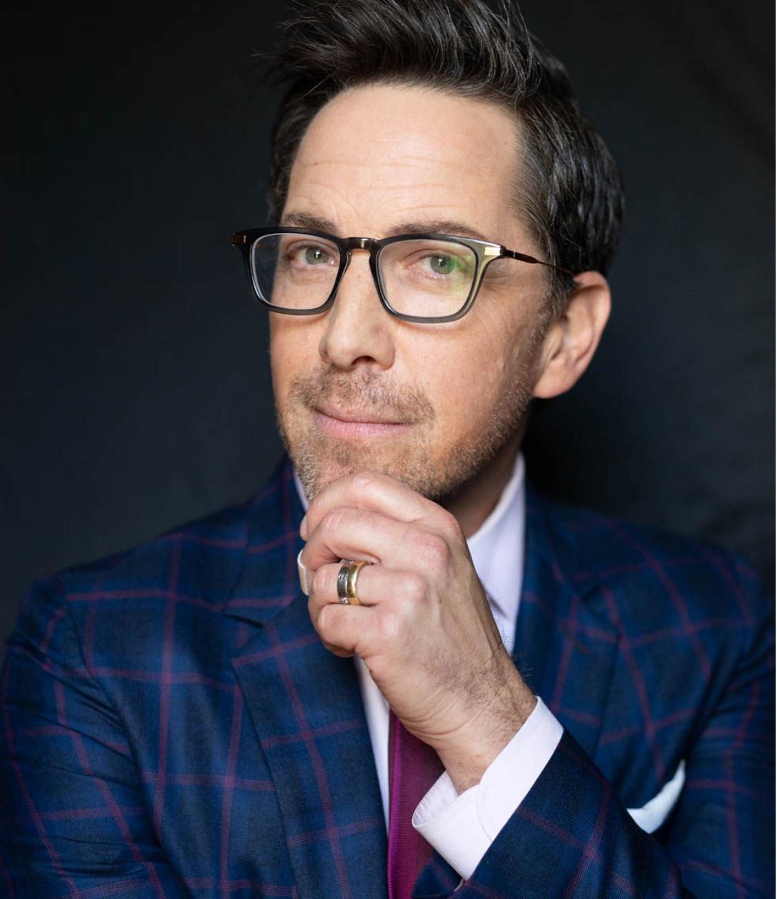 Dan Bucatinsky - Professional null Speaker