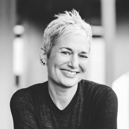 Gianna Puerini - Professional Speakers Booking