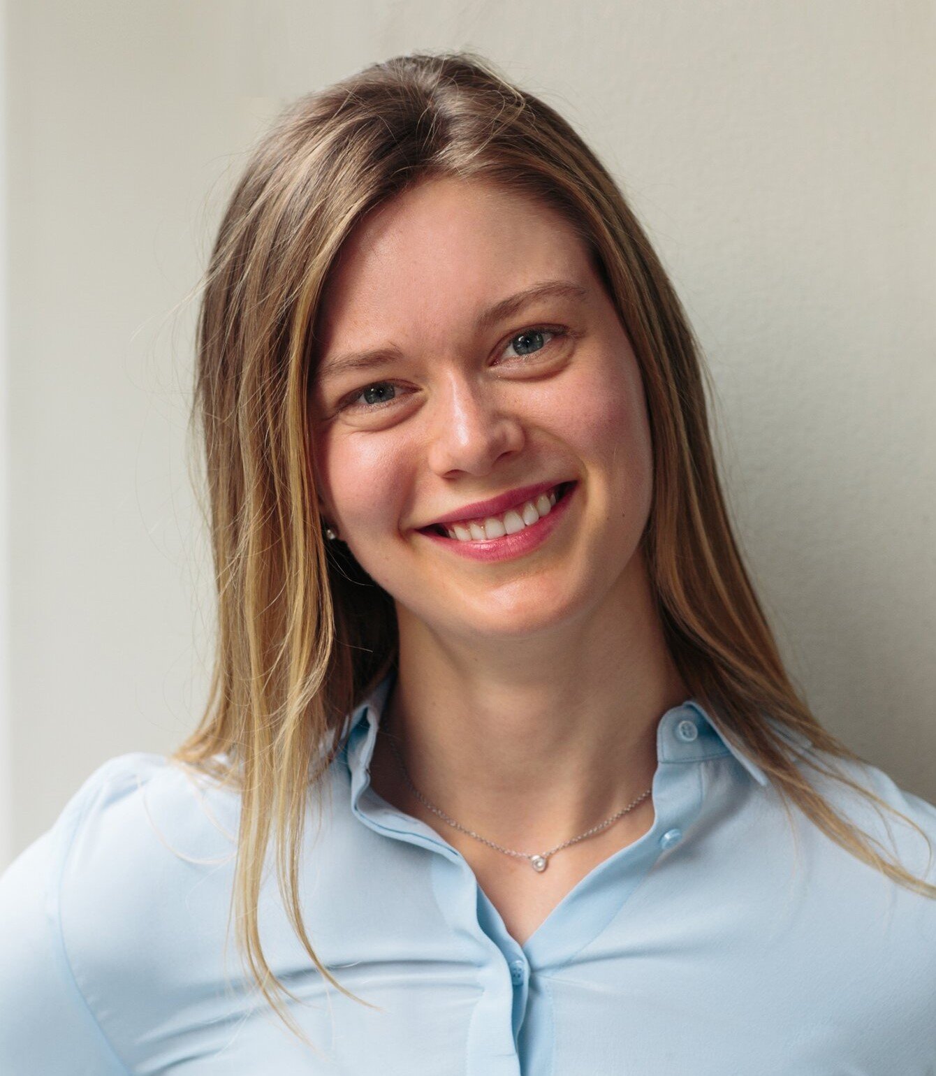 Emi Nietfeld - Professional null Speaker