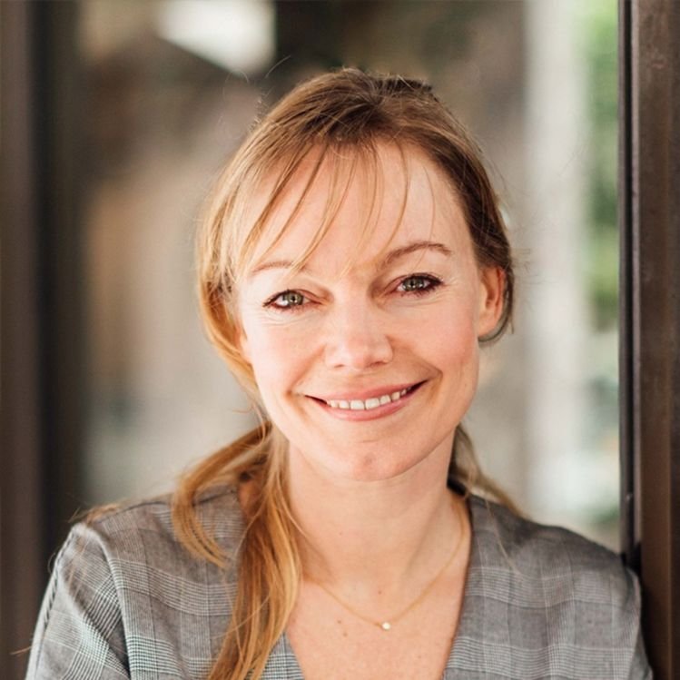 Anja Manuel - Professional Speakers Booking