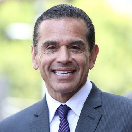 Antonio Villaraigosa - Professional Speakers Booking