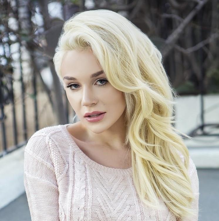 Courtney Stodden - Professional null Speaker
