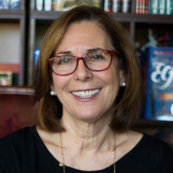 Pam Muñoz Ryan - Professional Speakers Booking