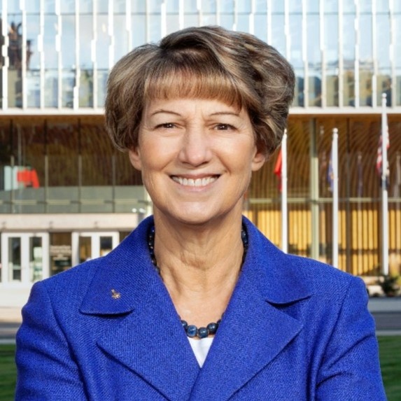 Eileen Collins - Professional Speakers Booking